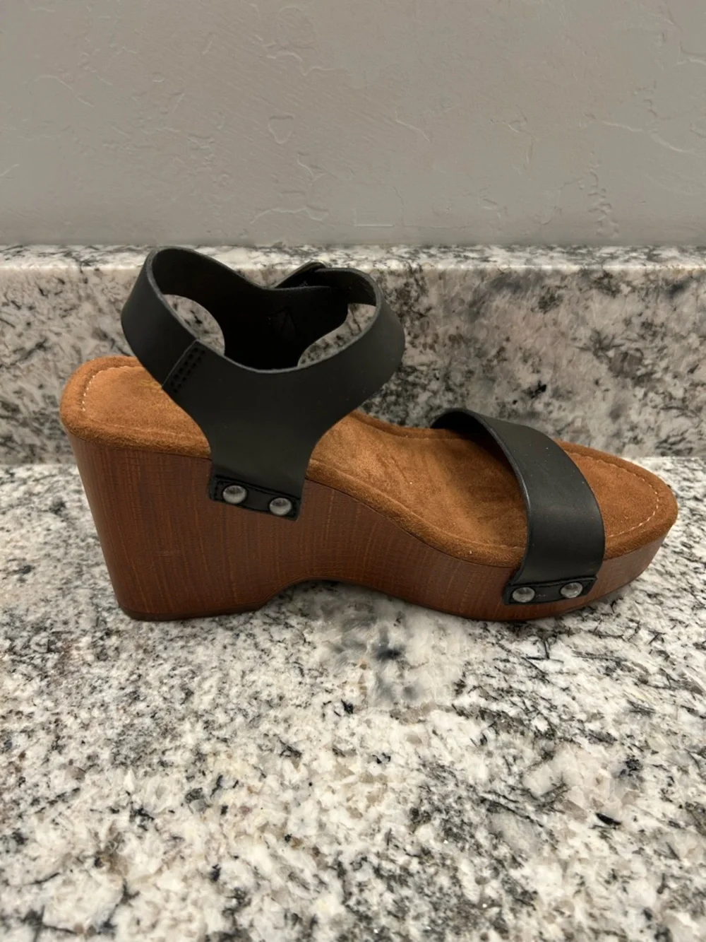 SONOMA GOODS FOR LIFE ORTHOLITE ECO STYLE FLORELLA BLACK WEDGE SANDALS 7.5
